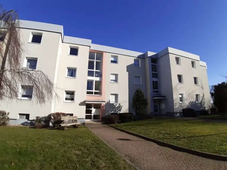 WBS-Sonnenverwöhnte 3-Zimmer-Wohnung im Erdgeschoss mit Balkon